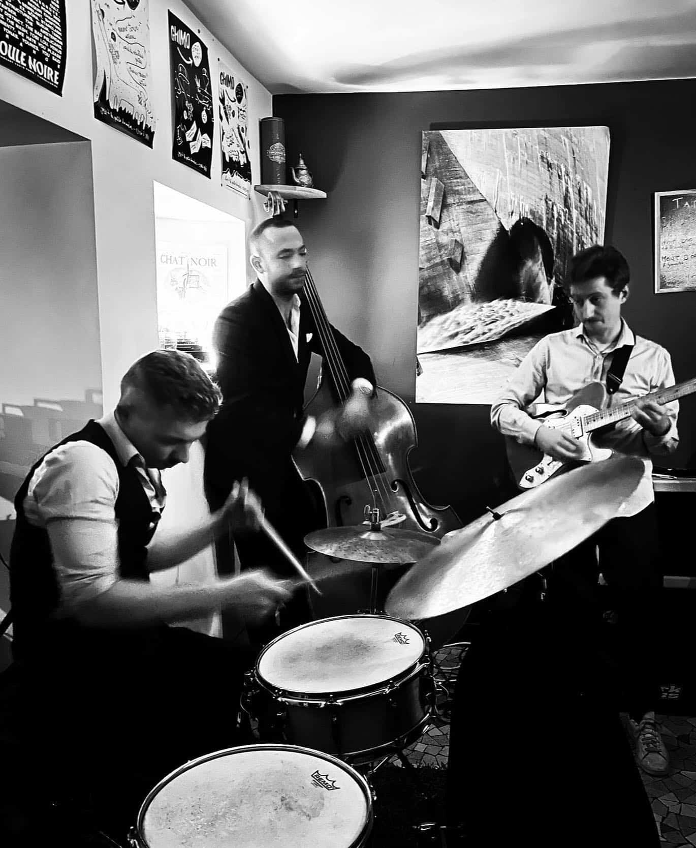 The Giacomo Troncon Trio live in a Paris jazz club